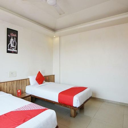 Hotel Oyo 24197 Saptaruchi Pimpri-Chinchwad Exterior foto