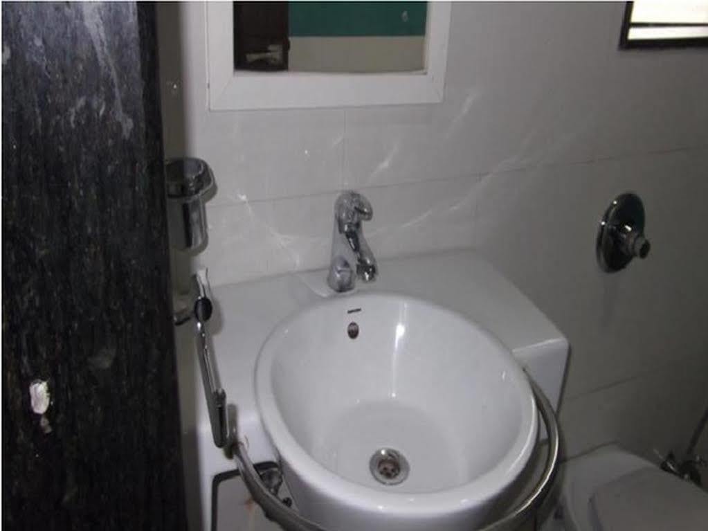 Hotel Oyo 24197 Saptaruchi Pimpri-Chinchwad Exterior foto