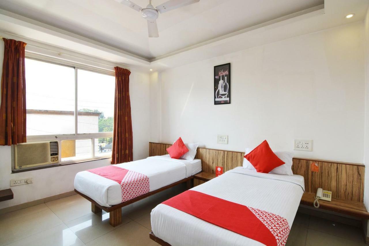 Hotel Oyo 24197 Saptaruchi Pimpri-Chinchwad Exterior foto