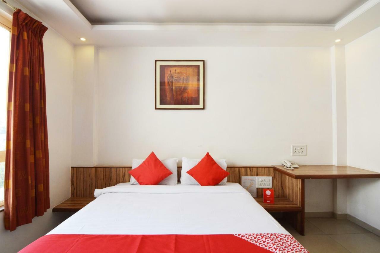 Hotel Oyo 24197 Saptaruchi Pimpri-Chinchwad Exterior foto
